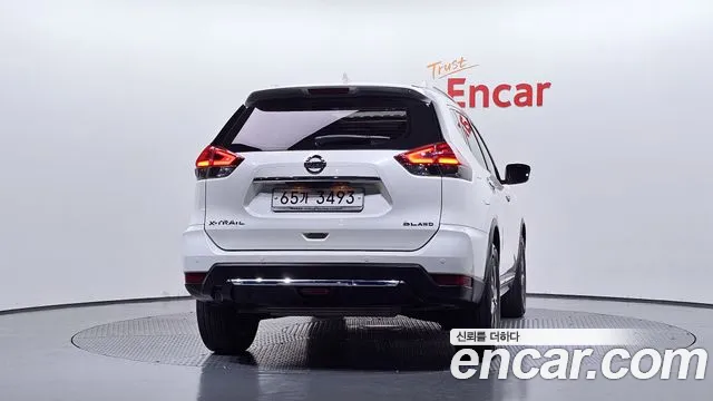 Nissan X-Trail 2018 thumb 4