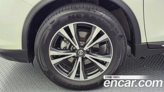 Nissan X-Trail 2018 thumb 5