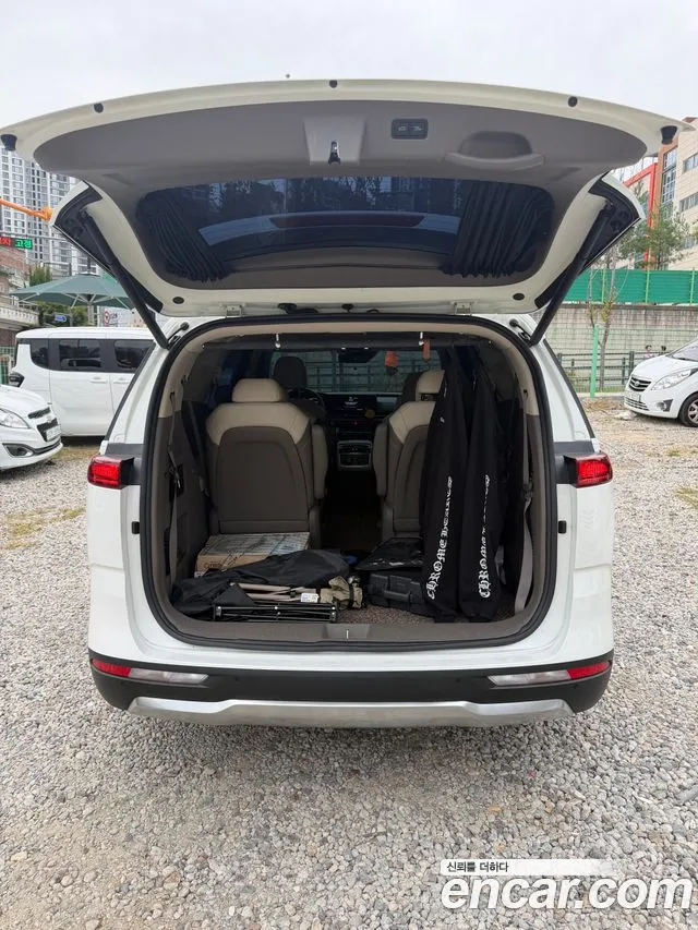 Kia Carnival 2021 thumb 4