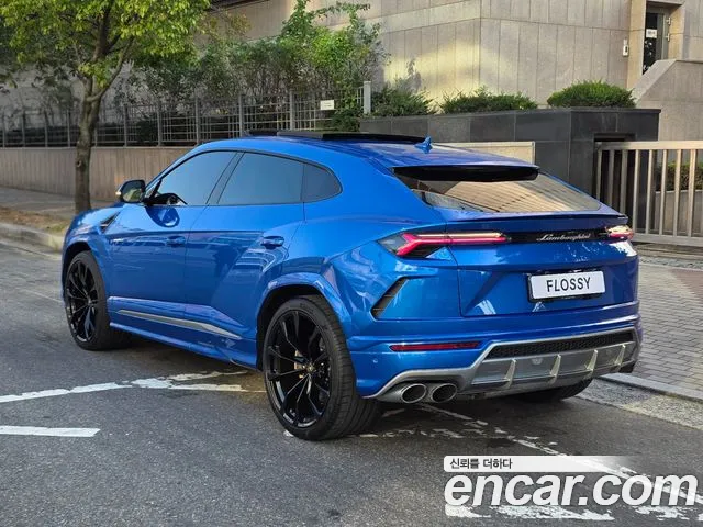 Lamborghini Urus 2021 thumb 2