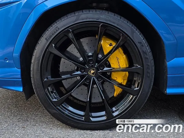 Lamborghini Urus 2021 thumb 5