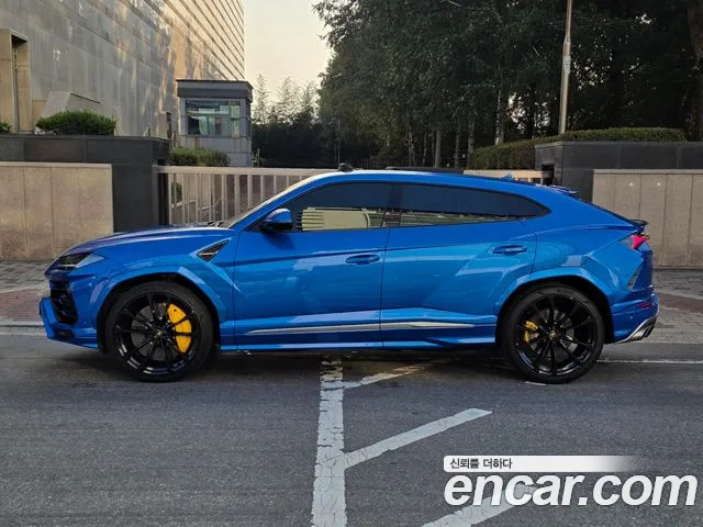 Lamborghini Urus 2021 thumb 6