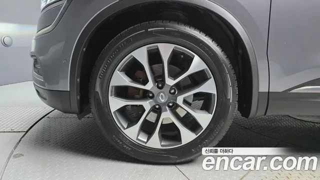 Renault-KoreaSamsung Koleos 2016 thumb 5