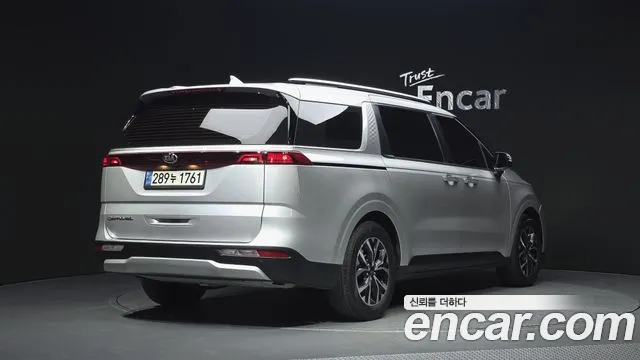 Kia Carnival 2020 thumb 2