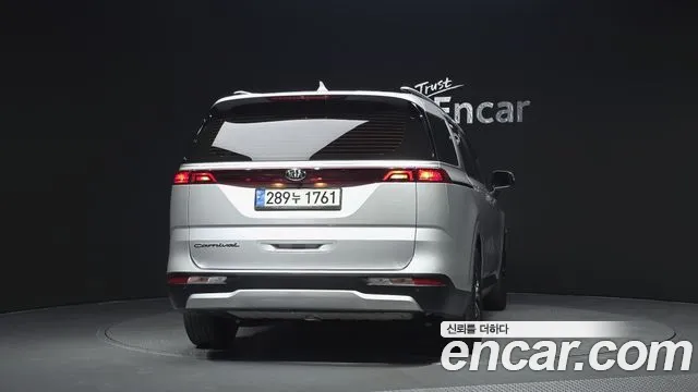 Kia Carnival 2020 thumb 4