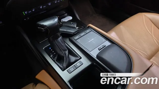 Lexus ES 2020 thumb 9