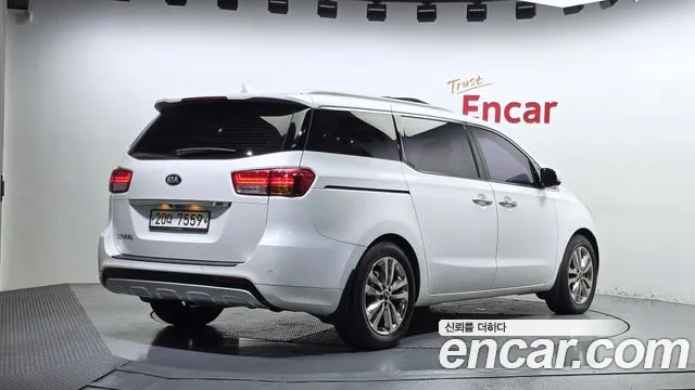 Kia Carnival 2015 thumb 2