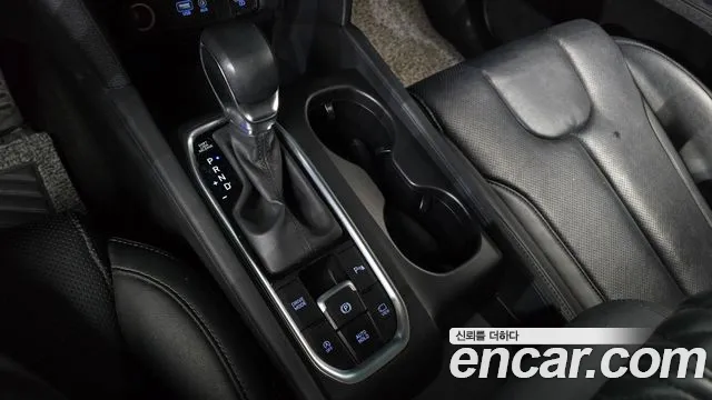 Hyundai Santa Fe 2019 thumb 9