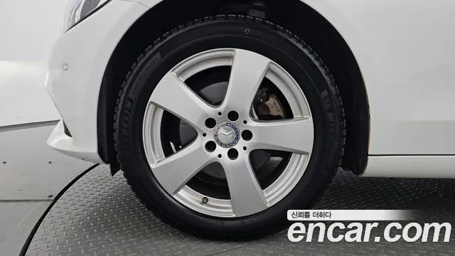 Mercedes-Benz C-Класс 2015 thumb 4