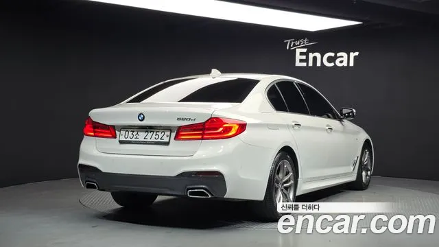 BMW 5-Series 2018 thumb 2