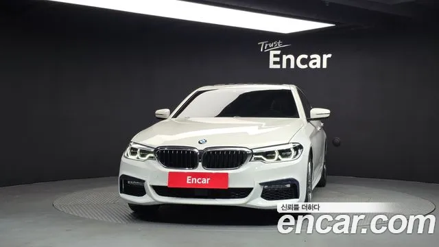 BMW 5-Series 2018 thumb 3
