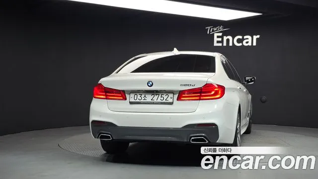 BMW 5-Series 2018 thumb 4