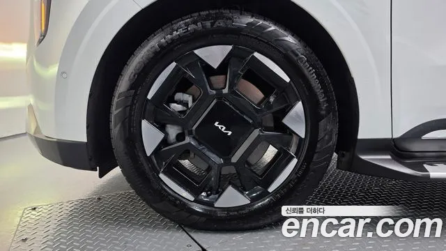 Kia Carnival 2024 thumb 4