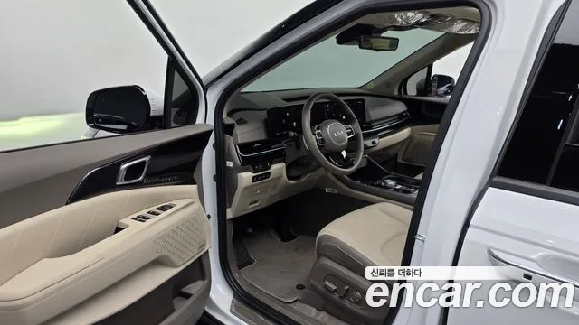 Kia Carnival 2024 thumb 9