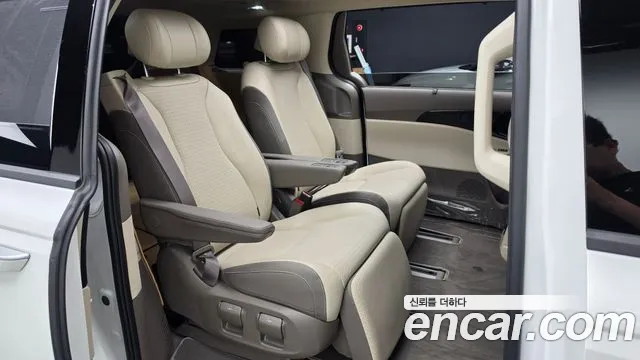 Kia Carnival 2024 thumb 11