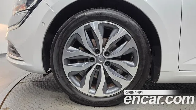 Renault-KoreaSamsung Megane 2016 thumb 5