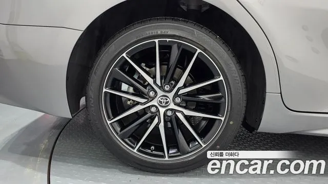 Toyota Camry 2024 thumb 5