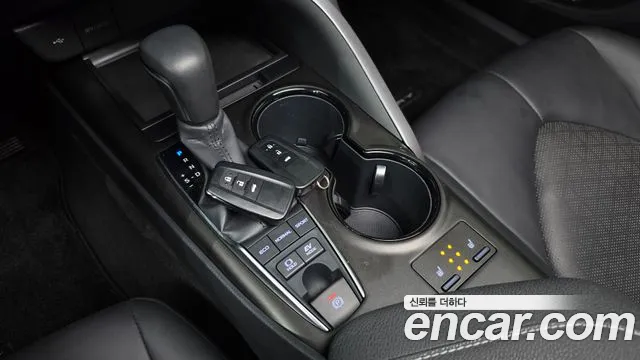 Toyota Camry 2024 thumb 9