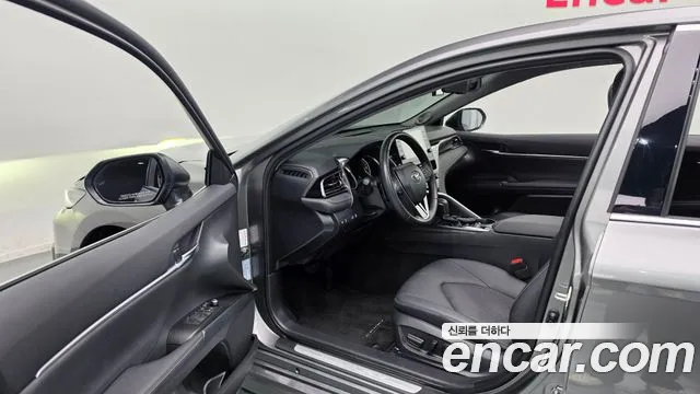 Toyota Camry 2024 thumb 10