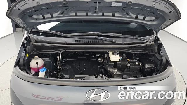 Hyundai Staria 2023 thumb 6
