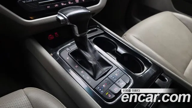 Kia Carnival 2018 thumb 9