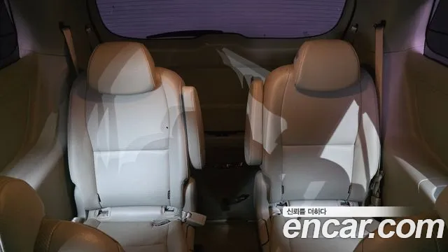Kia Carnival 2018 thumb 12