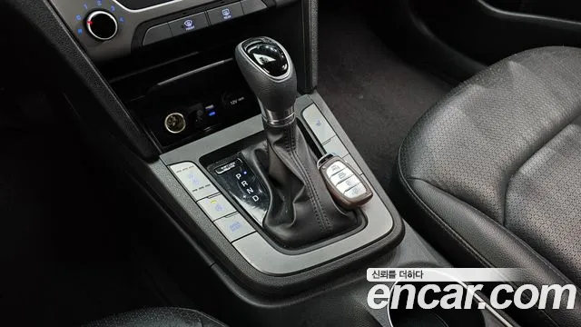 Hyundai Avante 2017 thumb 9