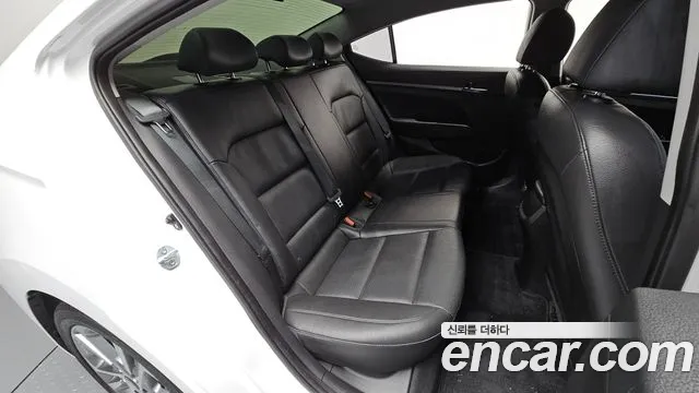 Hyundai Avante 2017 thumb 11
