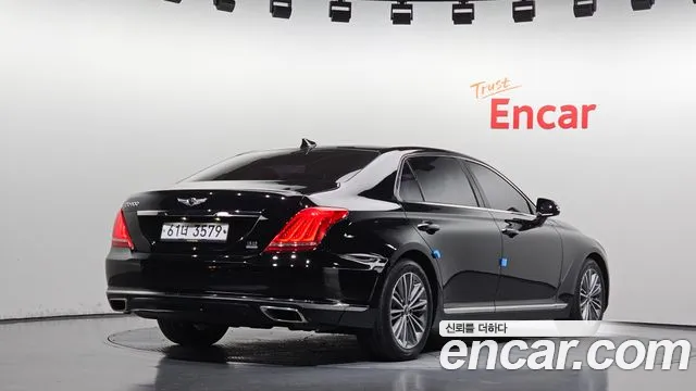 Genesis G90 2016 thumb 2