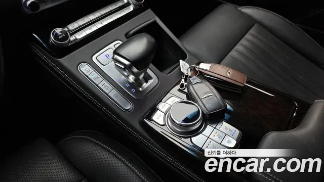 Genesis G90 2020 thumb 9