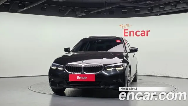 BMW 3-Series 2019 thumb 3