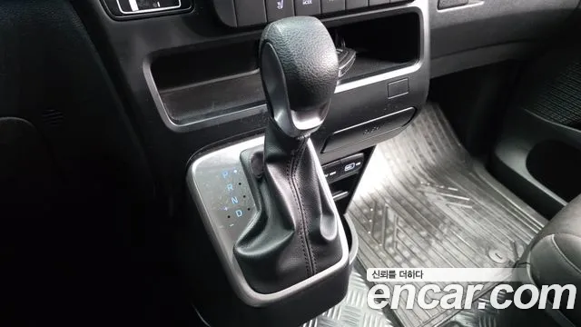 Hyundai Staria 2022 thumb 9
