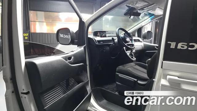 Hyundai Staria 2022 thumb 10