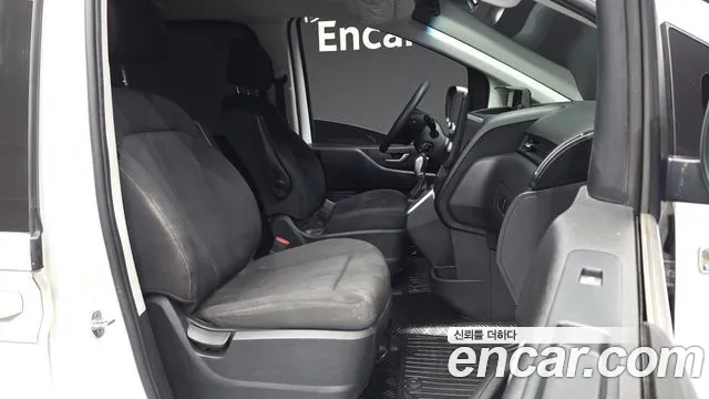 Hyundai Staria 2022 thumb 11