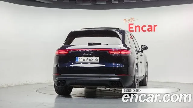 Porsche Cayenne 2021 thumb 4
