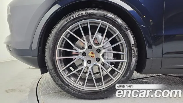Porsche Cayenne 2021 thumb 5