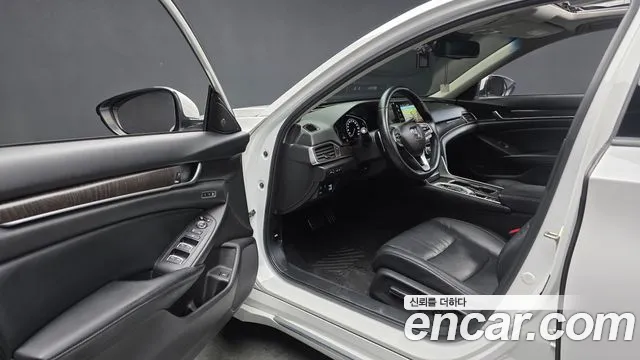 Honda Accord 2018 thumb 10