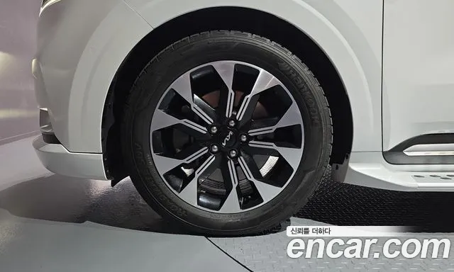 Kia Carnival 2021 thumb 5