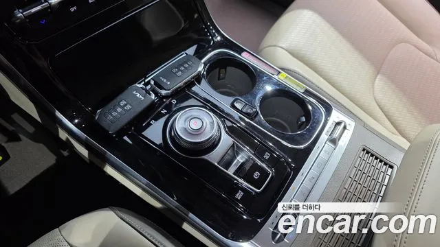 Kia Carnival 2021 thumb 9