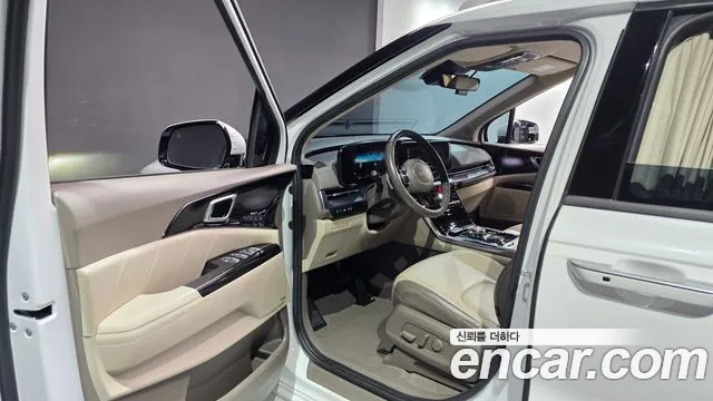Kia Carnival 2021 thumb 10