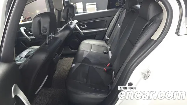 Renault-KoreaSamsung SM5 2014 thumb 11