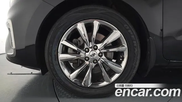 Kia Carnival 2019 thumb 4