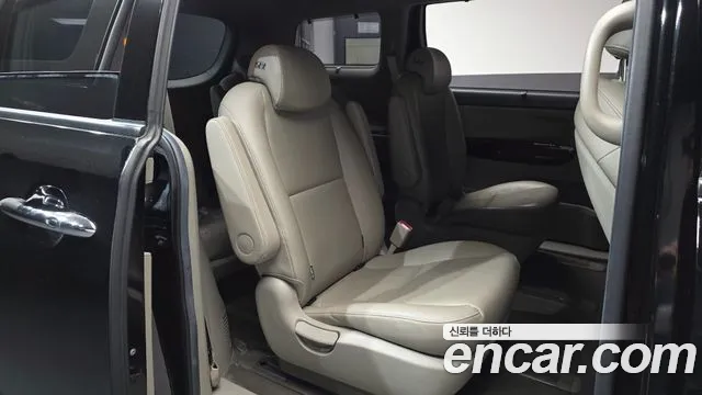 Kia Carnival 2019 thumb 11