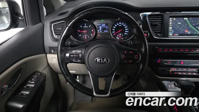 Kia Carnival 2019 thumb 12