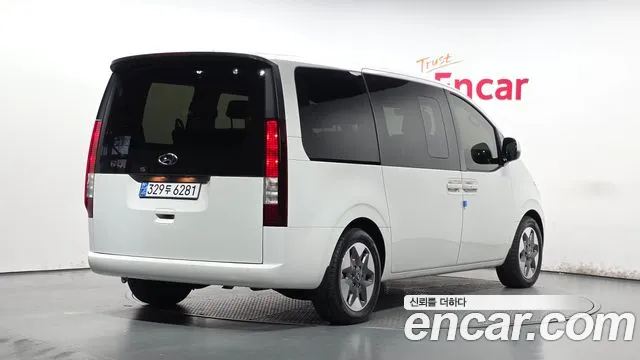 Hyundai Staria 2022 thumb 2