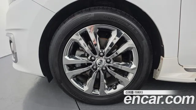 Kia Carnival 2017 thumb 5