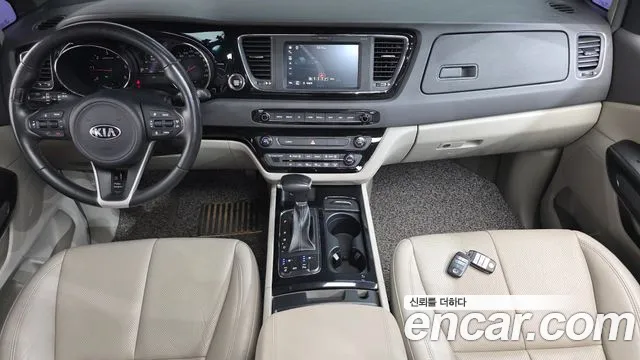 Kia Carnival 2017 thumb 7