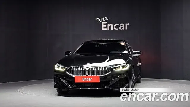 BMW 8-Series 2019 thumb 3