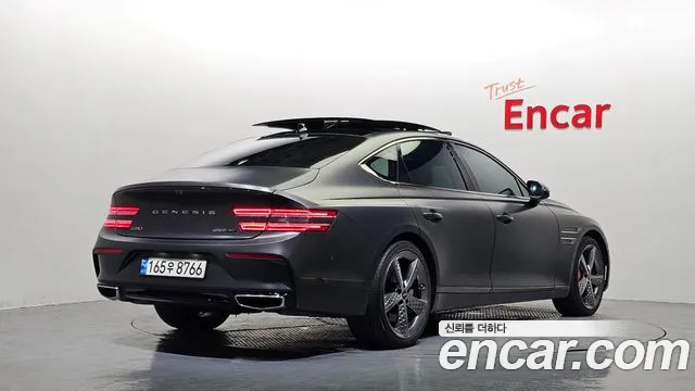 Genesis G80 2022 thumb 2