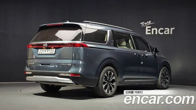 Kia Carnival 2021 thumb 2